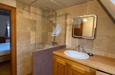 Salle de Douche attenante à la Grand Chambre